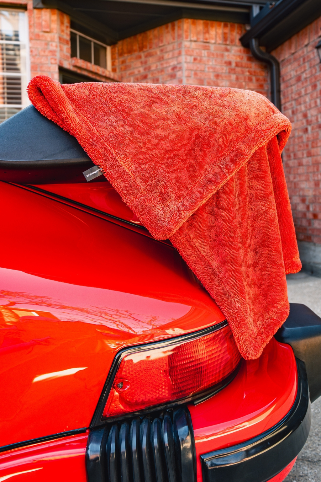 BLACKLINE® Twisted-Loop Drying Towel | 1300 GSM