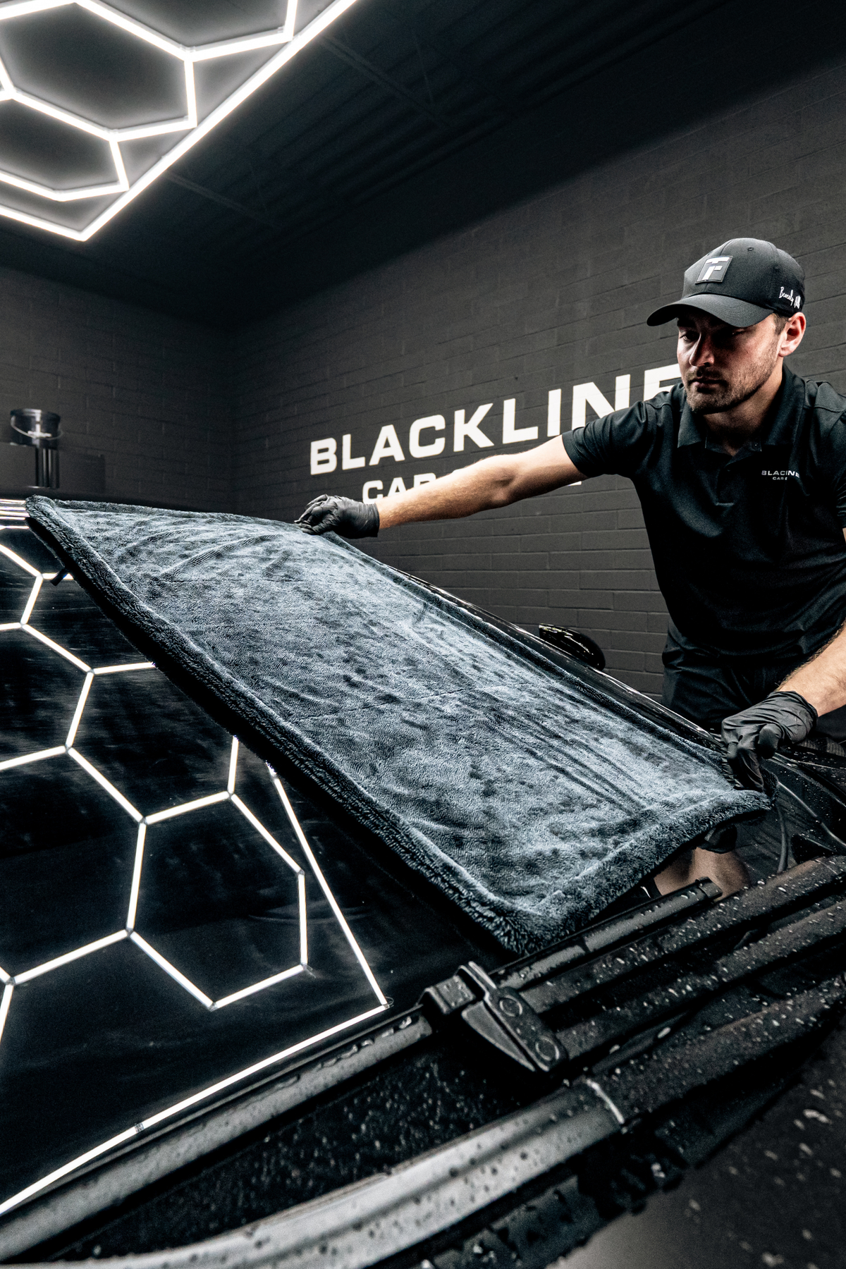 BLACKLINE® Twisted-Loop Drying Towel | 1300 GSM
